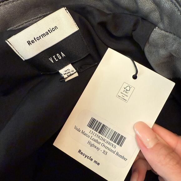 New Reformation Veda Marco Leather Oversized Bomber - Picture 9 of 9